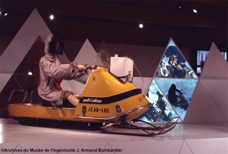 Motoneige Ski-Doo® Super Olympique® 1968  de Jean-Luc Bombardier