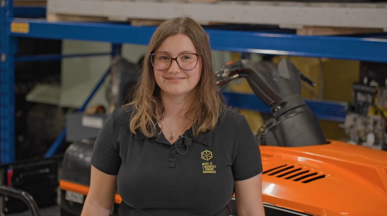 Véhicule de la réserve - Alpine IV de 1990