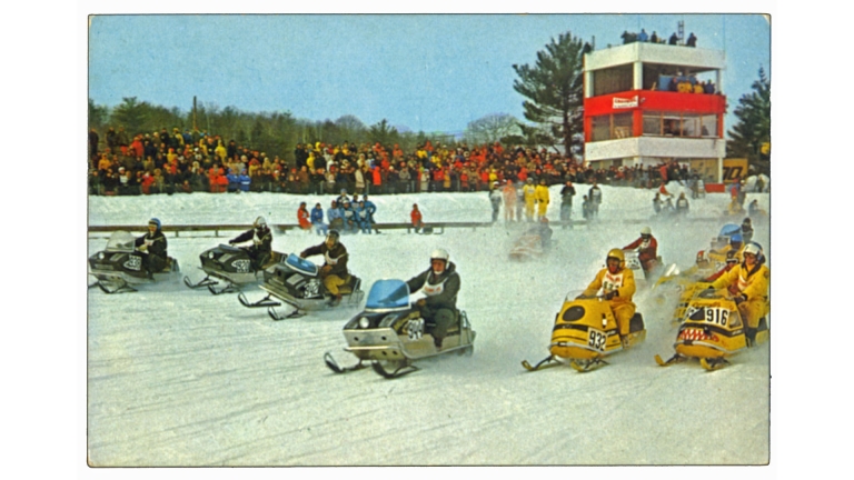 Carte postale : course de motoneiges au New Hampshire 2